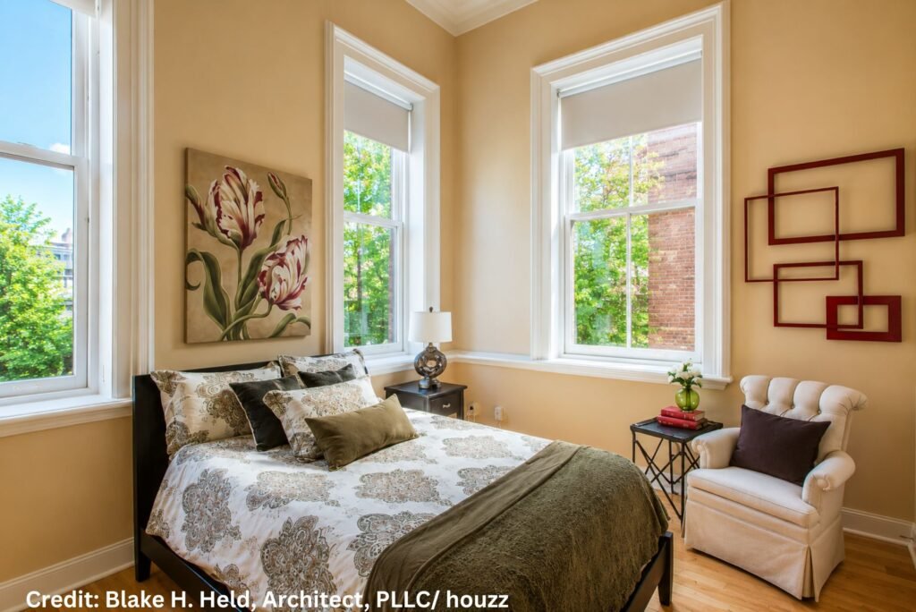 Compact Victorian Room Layout