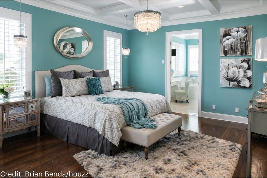 Symmetrical Bedside Lamp Pairing