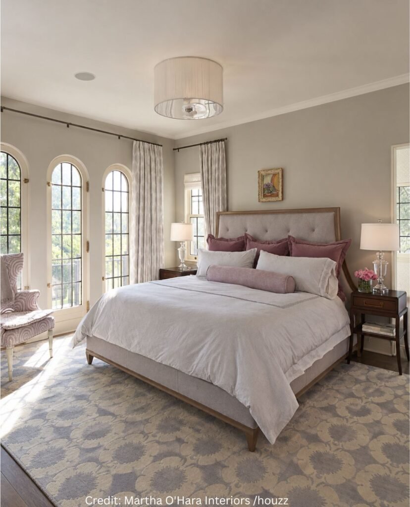 Elegant High-Curtain Framing