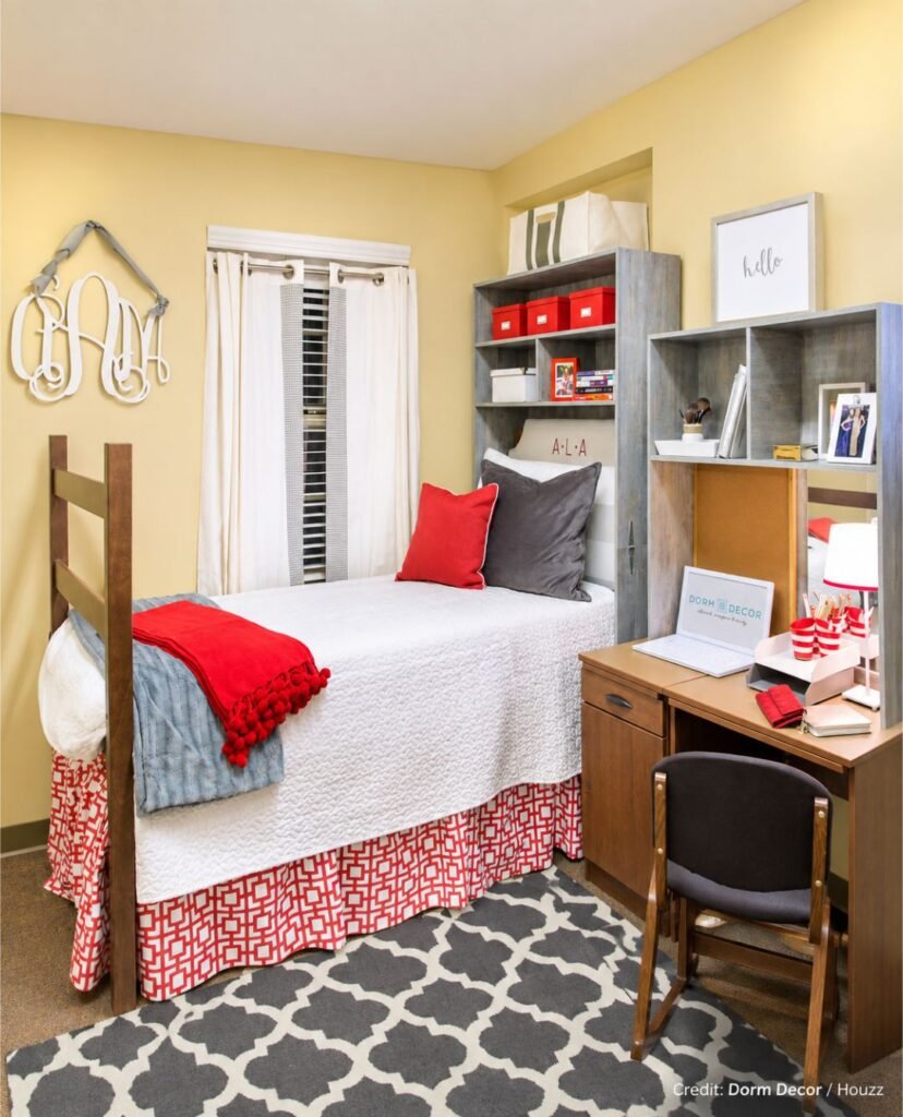 Compact Study Nook